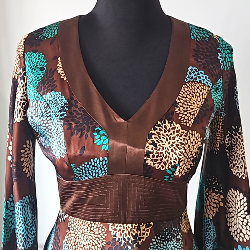 Silk quarter sleeve dress - Picture 2 of 9
